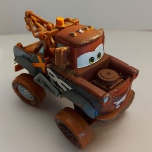 Disney/Pixar Cars 3 Mattel Oversized XRS Mud Racing Tow Mater Thunder Hollow